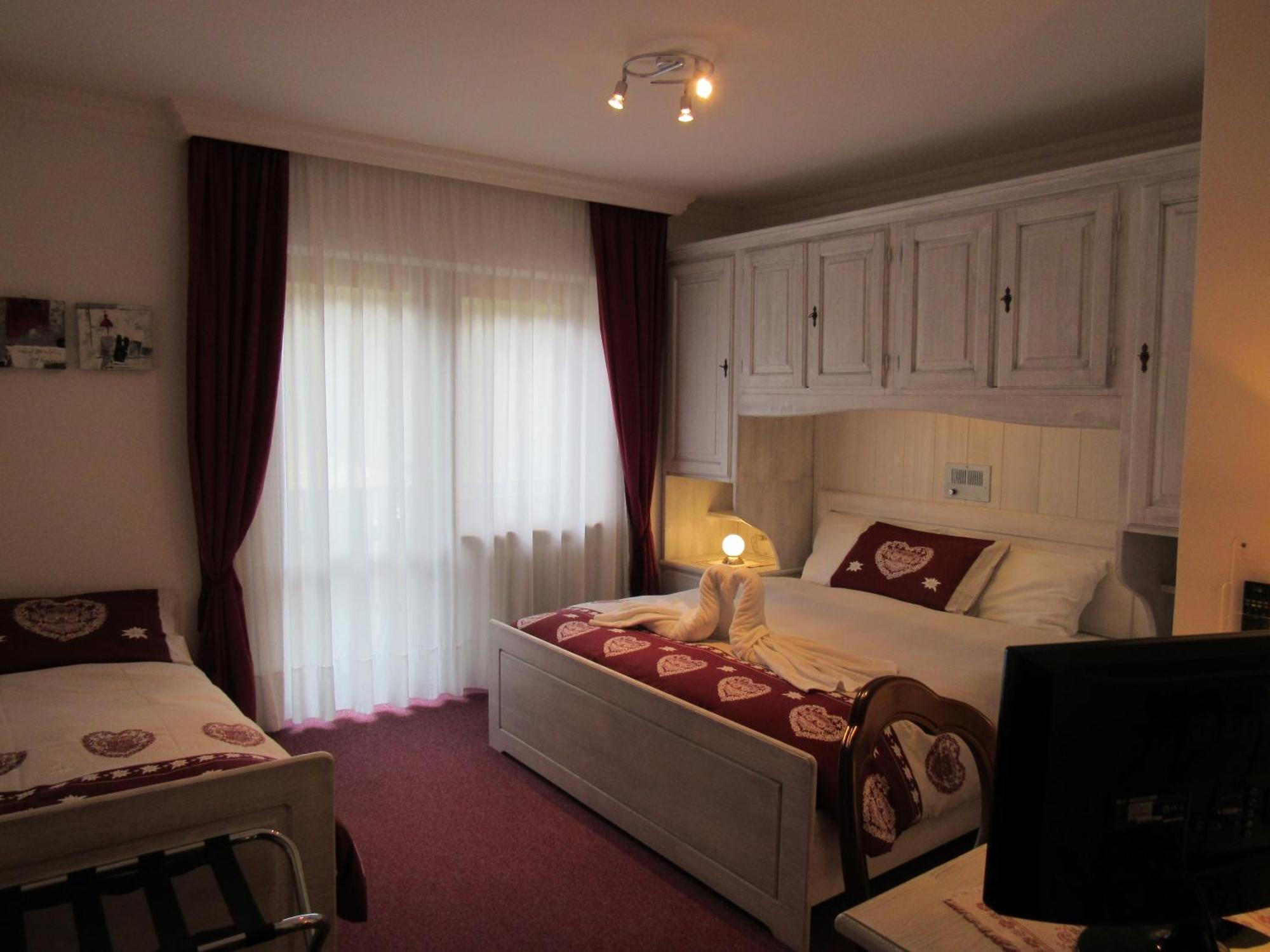 Park Hotel Arnica 팔카데 외부 사진