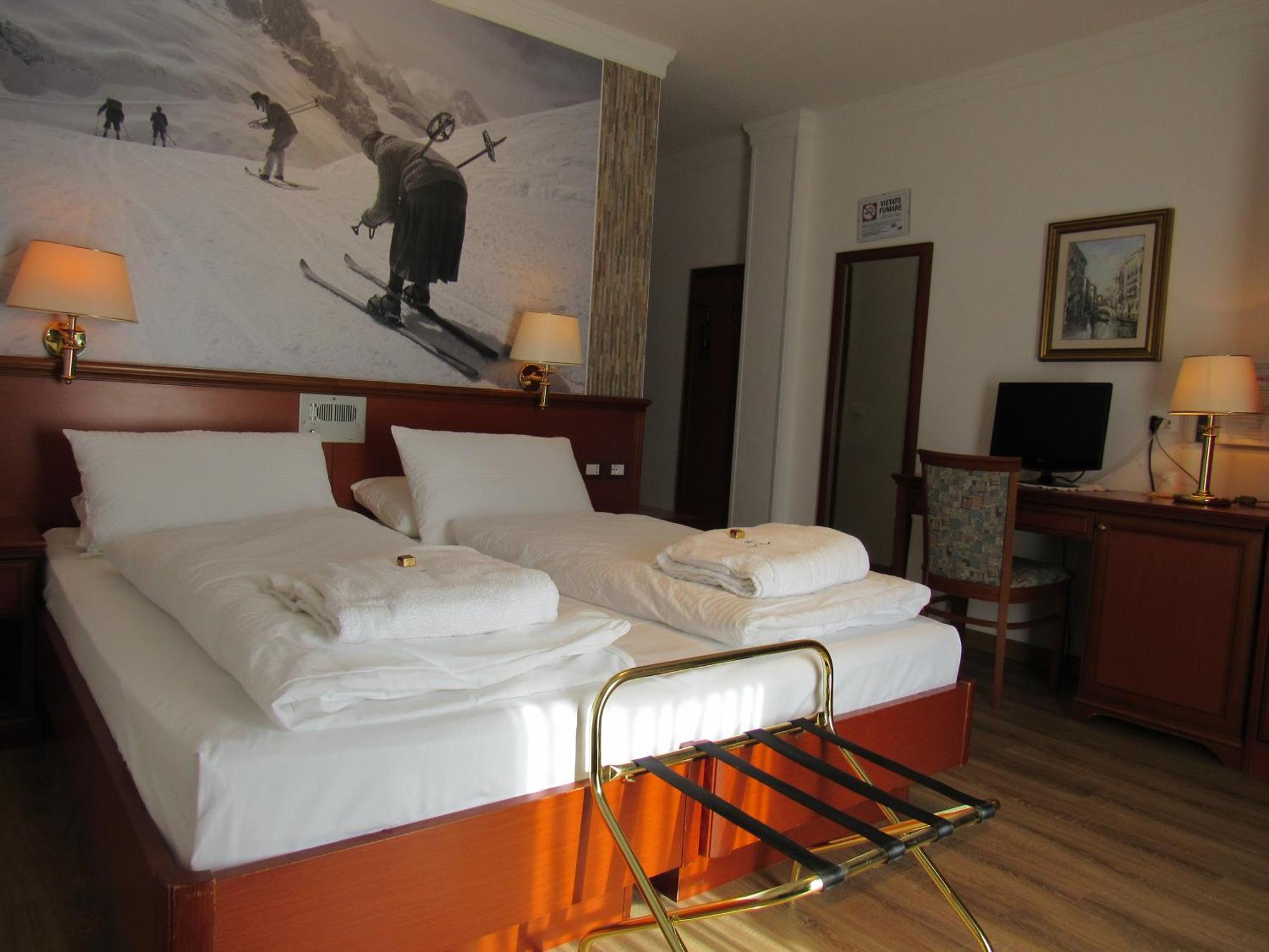 Park Hotel Arnica 팔카데 외부 사진