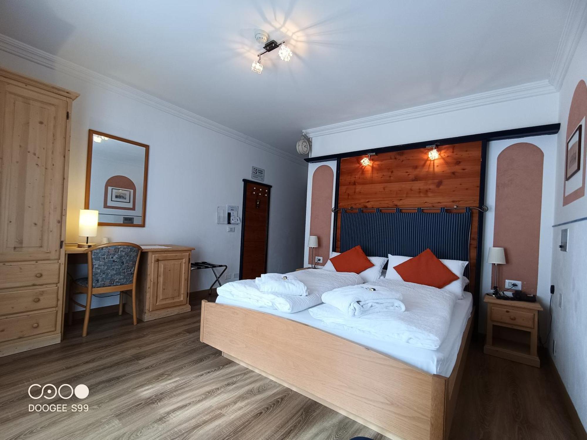Park Hotel Arnica 팔카데 외부 사진