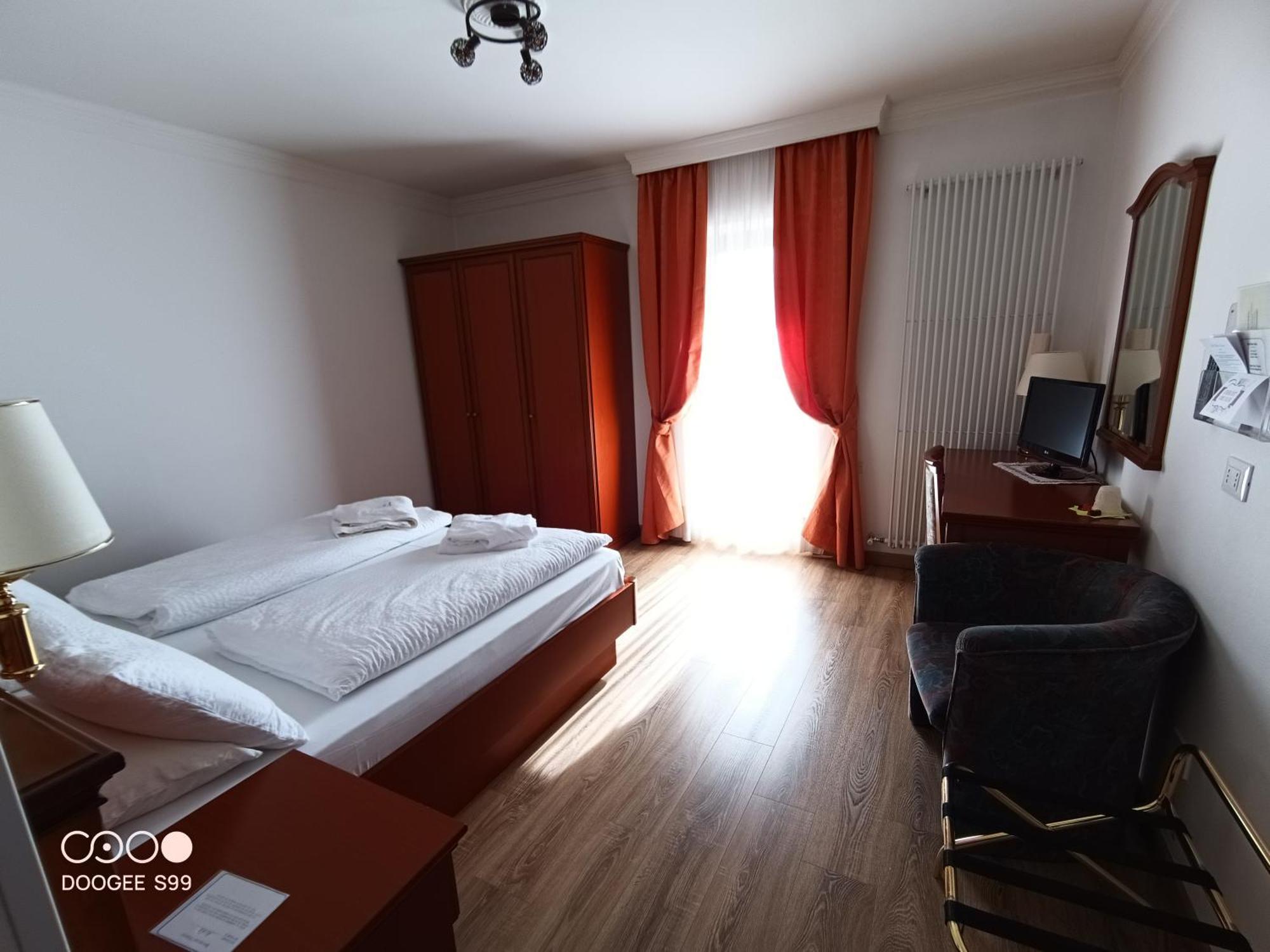 Park Hotel Arnica 팔카데 외부 사진