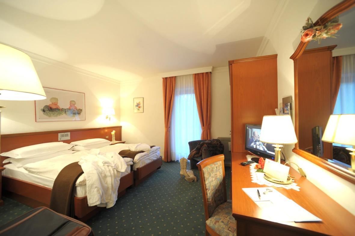 Park Hotel Arnica 팔카데 외부 사진